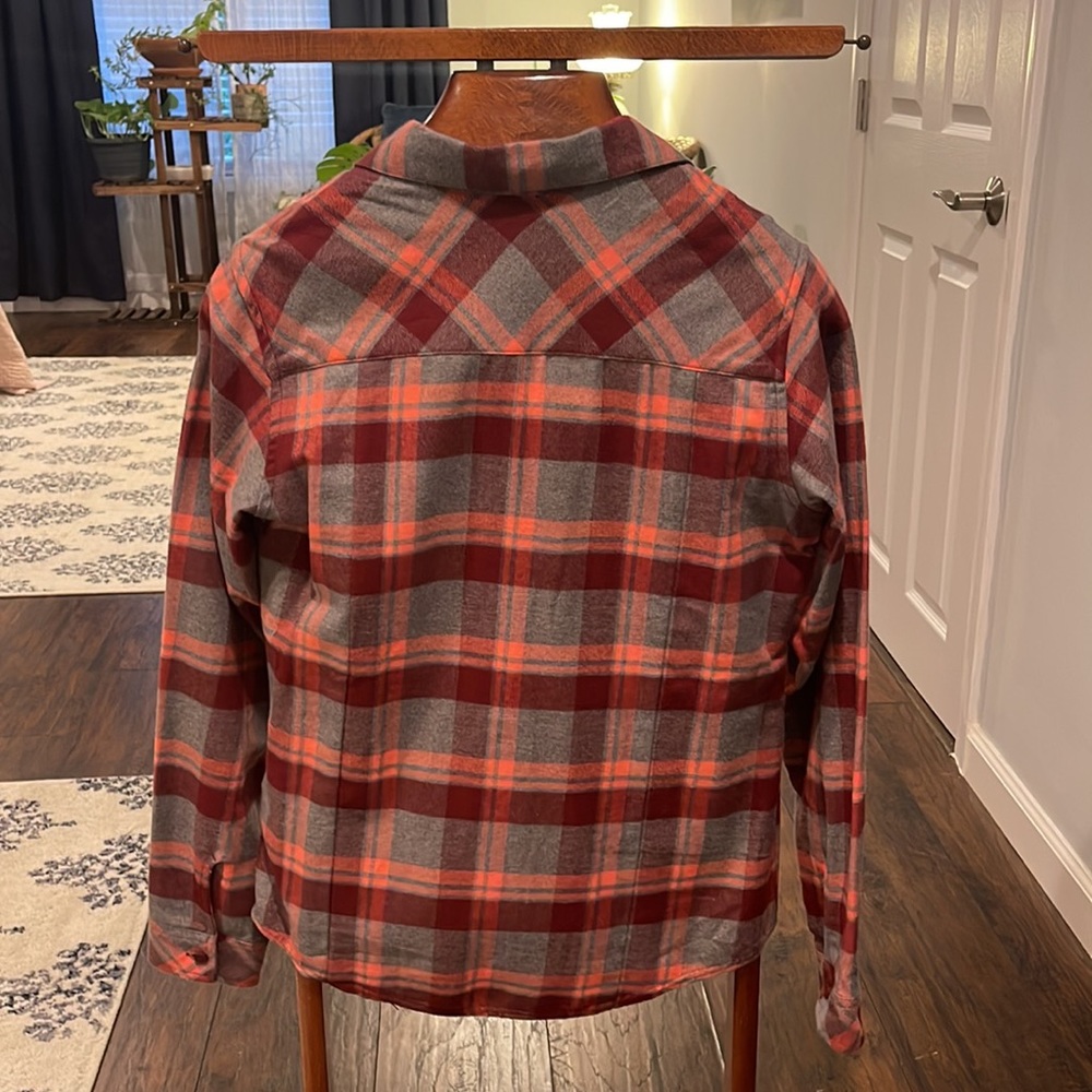 NWT Columbia Women’s Flannel Button Down V-neck Plaid sz S - Picture 2 of 4
